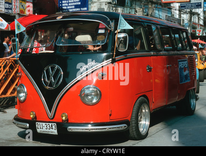 Alten roten VW-Bus in der Khaosan Road Stockfoto