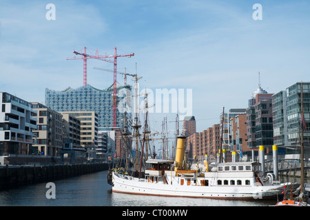 Blick auf moderne Bürogebäude in der HafenCity Gewerbe- und Wohnimmobilien Immobilienentwicklung in Hamburg Deutschland Stockfoto