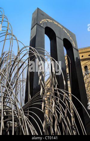 'Baum des Lebens' Blätter enthalten die Namen der Holocaust-Opfer - Dohany Straße Synagoge, erbaut 1854, Budapest, Ungarn Stockfoto