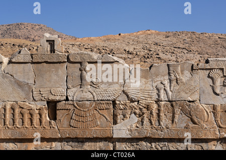 IRAN Stein geschnitzt Faravahar in Persepolis, die zeremonielle Kapital von Achaemenid-Reich (ca. 550-330 v. Chr.), Stockfoto