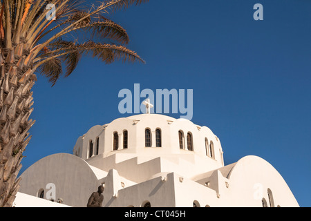 Orthodoxe Kathedrale auch bekannt als Mitropolis, Fira, die Hauptstadt von Santorini, Griechenland Stockfoto