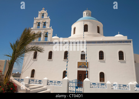 Panagia Platsani Kirche, Caldera Square, Oia, Santorini, Griechenland Stockfoto