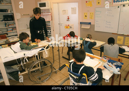 PÄDIATRISCHE PHYSIOTHERAPIE CENT. Stockfoto