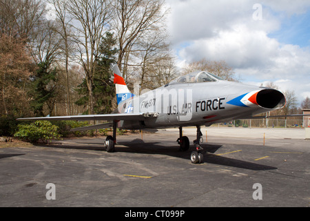 North American F-100 Super Sabre am soesterberg Aviation Museum. Die Niederlande Stockfoto