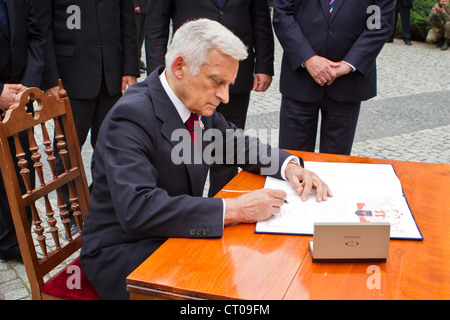 Jerzy Buzek - polnischer Politiker (2009-2012 Präsident des Europäischen Parlaments). Stockfoto