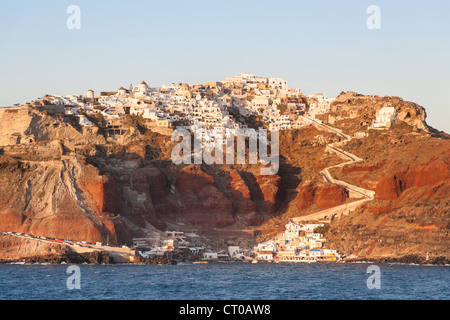 Die Klippen Oia auf der griechischen Insel Santorini, Griechenland Stockfoto