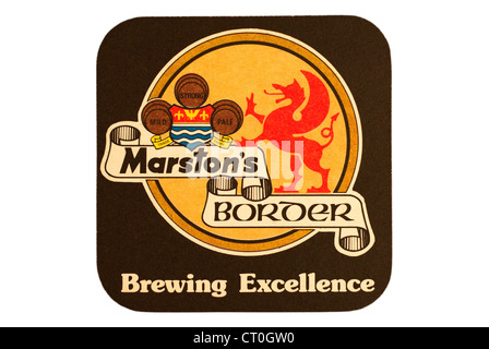 Bierdeckel / Mat - Marston es Brauerei, Burton-Upon-Trent, England mit einer Anzeige für Grenze Biere zu Tropfen. Stockfoto