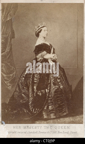 In voller Länge Portrait von Königin Victoria von Charles Clifford, 1861 Stockfoto