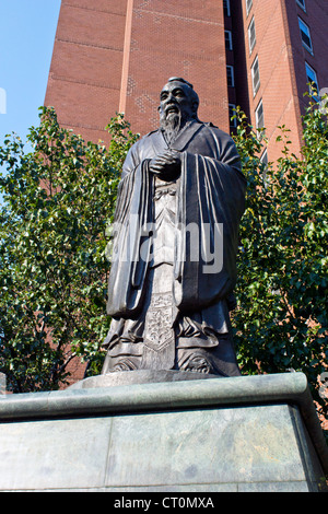 Konfuzius-Statue in Chinatown in New York City Stockfoto