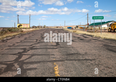 Billboard markieren die Position der Jackrabbit Handelsposten auf der Route 66 in Joseph City, Arizona Stockfoto