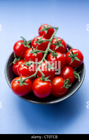 Nahaufnahme von Schüssel mit Cherry-Tomaten Stockfoto