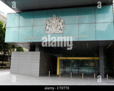 Eingang zum zivilen Justizzentrum Manchester Stockfoto