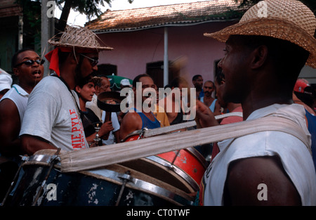 Straßenmusikanten im Karneval de Santiago Stockfoto