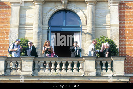 Balkon des Bayreuther Festspielhaus mit Besuchern Stockfoto