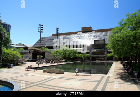 Ein Blick auf die North York Centre und Mel Lastman Square in Toronto Stockfoto