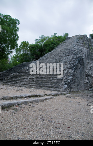 Die Coba Nohoch Mul Pyramide ist eines der Wahrzeichen Ruinen in Yucatan Mexiko-Riviera Maya-Region. Stockfoto