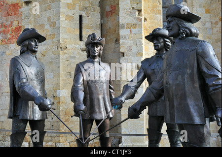 Statue von d ' Artagnan und die drei Musketiere in Condom / Kondom-de-Armagnac, Midi-Pyrénées, Pyrenäen, Frankreich Stockfoto