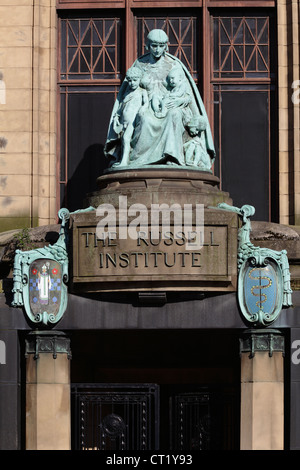 Russell Institute Sculpture, Paisley, Causeyside Street, Paisley, Renfrewshire, Schottland, Großbritannien Stockfoto