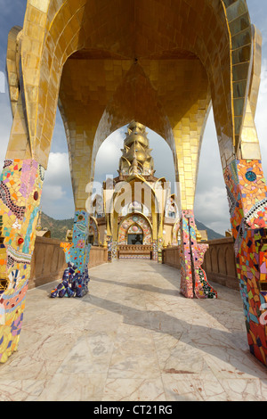 Wat Phasornkaew bunten buddhistischen Tempel Torbogen, thailand Stockfoto