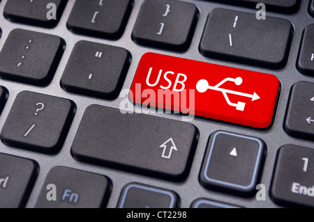 USB-Zeichen auf enter-Taste der Tastatur, für Konzepte der Geräte bereit. Stockfoto