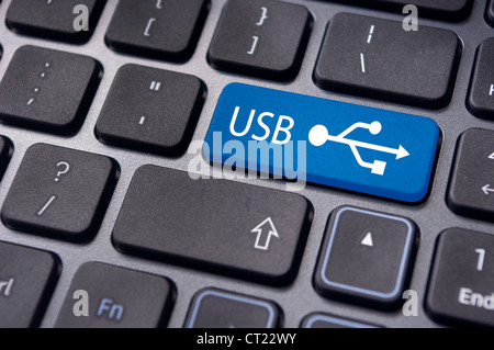 USB-Zeichen auf enter-Taste der Tastatur, für Konzepte der Geräte bereit. Stockfoto