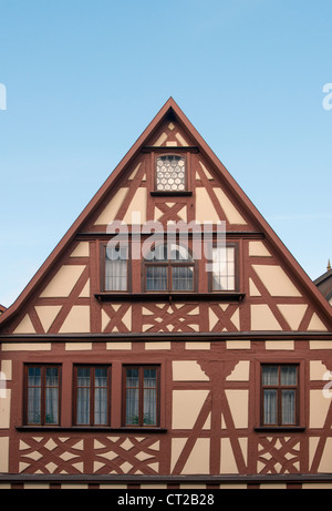 Giebelhaus mit Fachwerk (Fachwerk) in Rothenburg Ob der Tauber, Deutschland Stockfoto