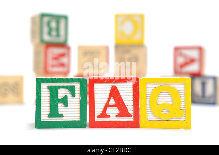 Alphabet-Blöcke, die Rechtschreibung der Wörter faq Stockfoto