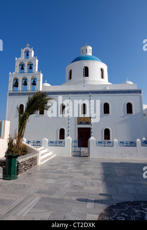 Kirche der Panagia Platsani in Caldera Square Santorini Griechenland Stockfoto