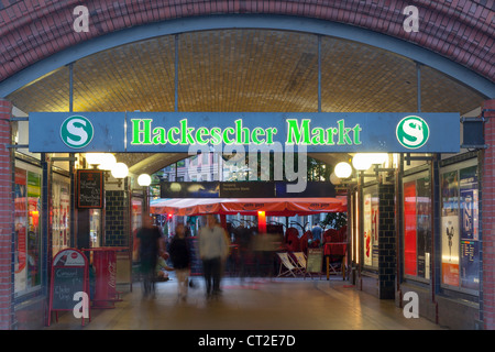 Hackescher Markt-S-Bahn Station, Berlin, Deutschland Stockfoto