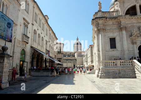 Dubrovnik Kathedrale von Luza Square gesehen Stockfoto