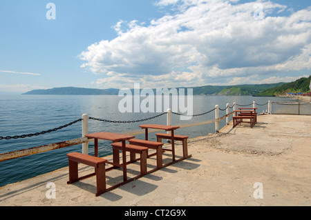 Böschung Siedlung Listwjanka, Baikalsee, Irkutsk Region, Sibirien, Russland Stockfoto