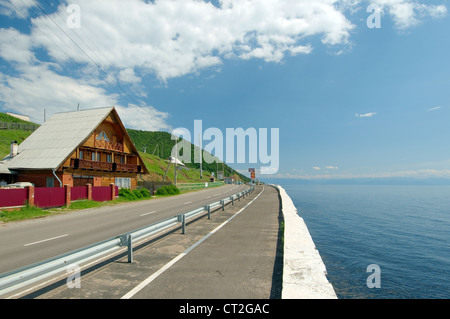 Böschung Siedlung Listwjanka, Baikalsee, Irkutsk Region, Sibirien, Russland Stockfoto