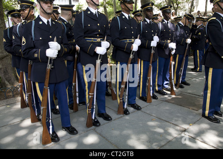 US Army 237.-Jahr-Feier im Bryant Park in New York City. Armee-Ehrengarde. Stockfoto