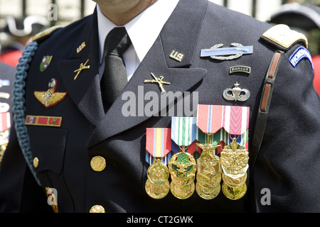 US Army 237th Jubiläumsfeier im Bryant Park in New York City. Sehr officer eingerichtet. Das 75Th Ranger Regiment besteht aus drei Bataillonen, ist der Premier leichte Infanterie der US-Armee, eine Kombination von Special Operations und Elite Airborne leichte Infanterie. Stockfoto