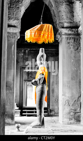 Statue von Vishnu in der Galerie in Angkor Wat, Kambodscha Stockfoto