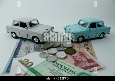 Zwei Trabant-Autos aus der ehemaligen DDR. Stockfoto