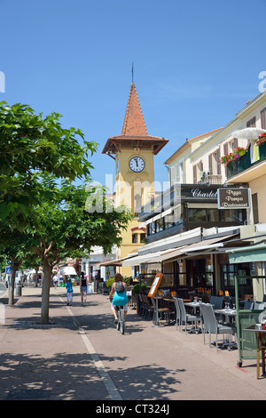 Direkt am Meer promenade, Cagnes-Sur-Mer, Côte d ' Azur, Alpes-Maritimes, Provence-Alpes-Côte d ' Azur, Frankreich Stockfoto