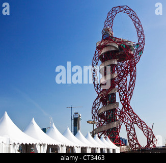 Großbritanniens größte Skulptur im Herzen des Olympiaparks 2012, entworfen von Anish Kapoor und Cecil Balmond. Stockfoto