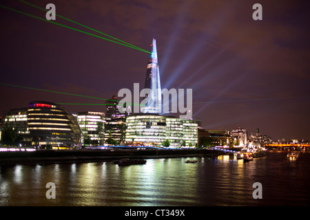 Eröffnungsfeier und leichte Laser show im The Shard Gebäude in London Stockfoto