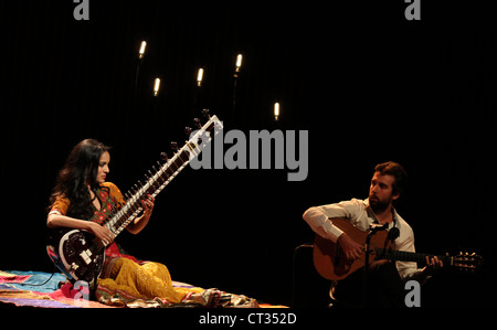 Anoushka Shankar, Sitar und Melone Jiminez, Flamenco-Gitarre bei Copenhagen Jazz Festival 2012 in Kopenhagen, Dänemark Stockfoto