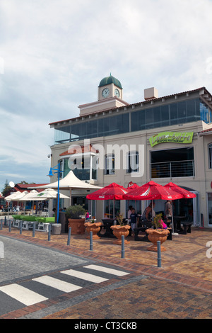 Straßencafés und Restaurants in Hermanus, Südafrika Stockfoto