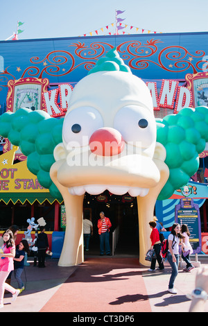 Krusty Kopf am Eingang zum The Simpsons Ride in den Universal Studios Orlando, Florida, USA Stockfoto