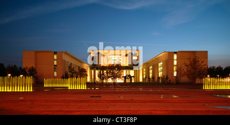 Berlin, Bundeskanzleramt in der Dämmerung Stockfoto