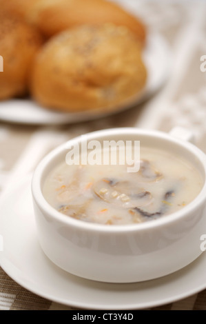 Suppe von Pilzen Stockfoto