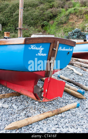 Heck Detail der kleinen bunten Fischerboot Stockfoto