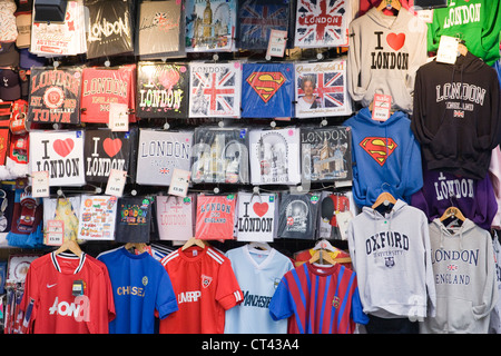 Stall, Verkauf von Souvenirs of London England Stockfoto