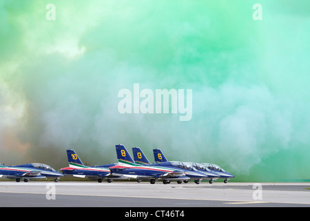 Aermacchi MB-339 von der italienischen Kunstflugstaffel Frecce Tricolori, vorbereiten zum abheben, RAF Waddington 2012 Stockfoto