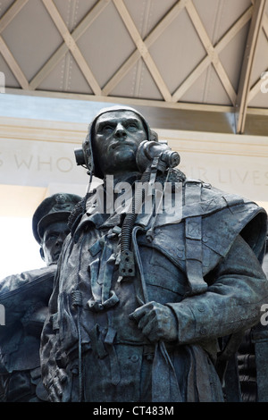 Detail aus dem Bomber Command Gedenkstätte, Green Park, London. Stockfoto