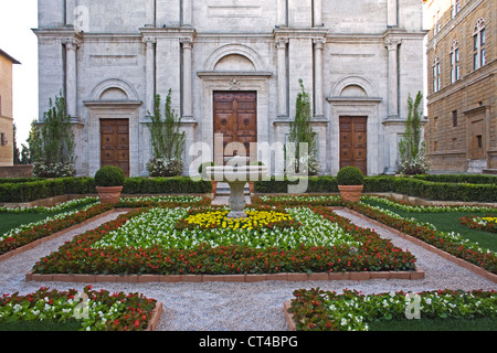 Pienza, Toskana, Palazzo Piccolomini Duomo im Mai Stockfoto