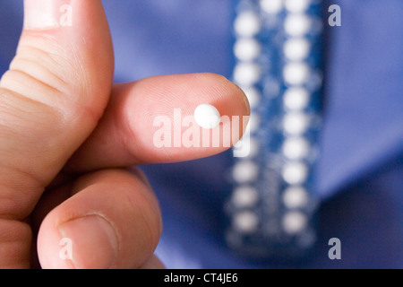 ORALE VERHÜTUNGSMITTEL FÜR MÄNNER Stockfoto